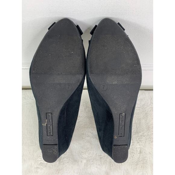 Jaclyn Smith Alura Black Faux Suede Wedge Heels Women’s Size 7 - Picture 9 of 9